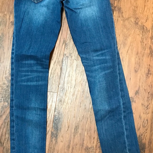 Basic straight leg jean - Picture 3 of 4